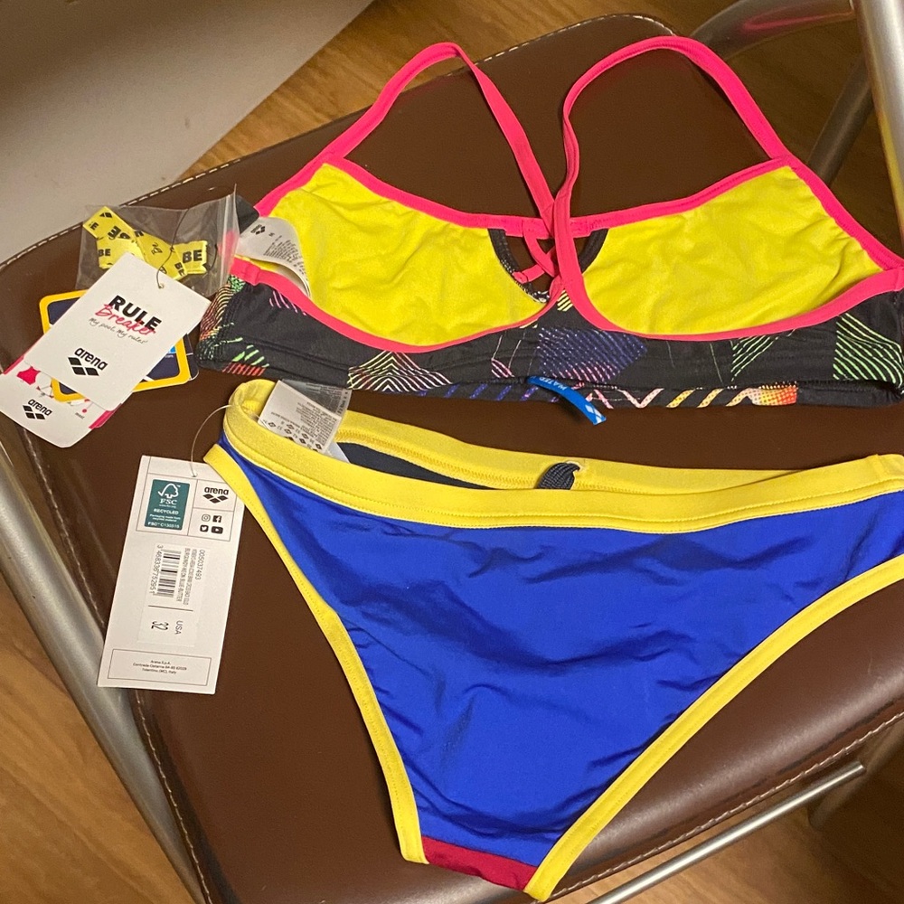 Arena Colorful Patterned Bikini Set - Picture 4 of 5